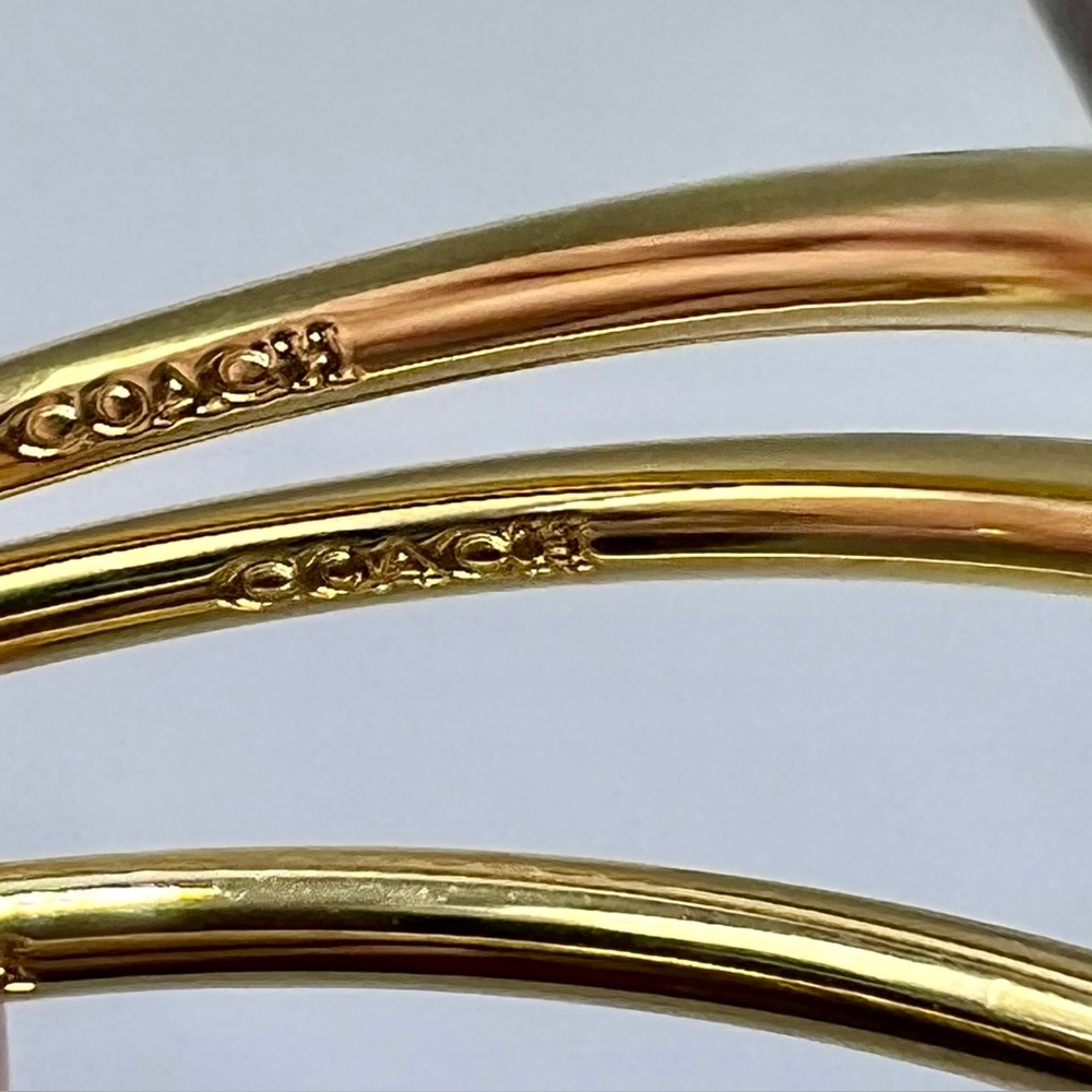 ✨COACH Horse & Carriage Bangle Bracelet Trio | Gold-Tone | NWT | Retail ~$100+✨ - Picture 5 of 8